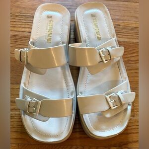 Cushionaire “Planet” Two Band Platform Sandal, Cream, Size 9 1/2M, EUC